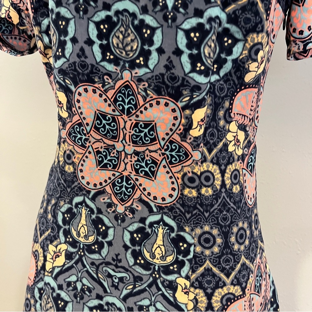 Hollister Navy and Pink Floral Print short sleeve‎ Women's mini Dress size small - Picture 4 of 12